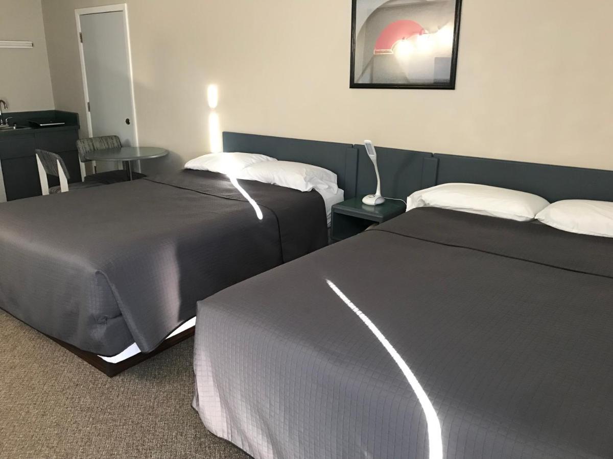 Plains Motor Inn Stettler Ngoại thất bức ảnh