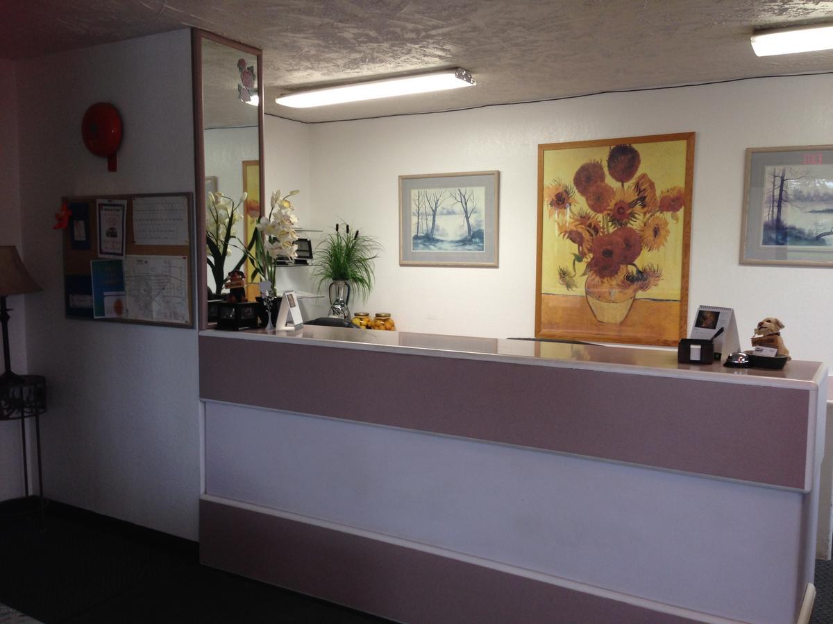 Plains Motor Inn Stettler Ngoại thất bức ảnh