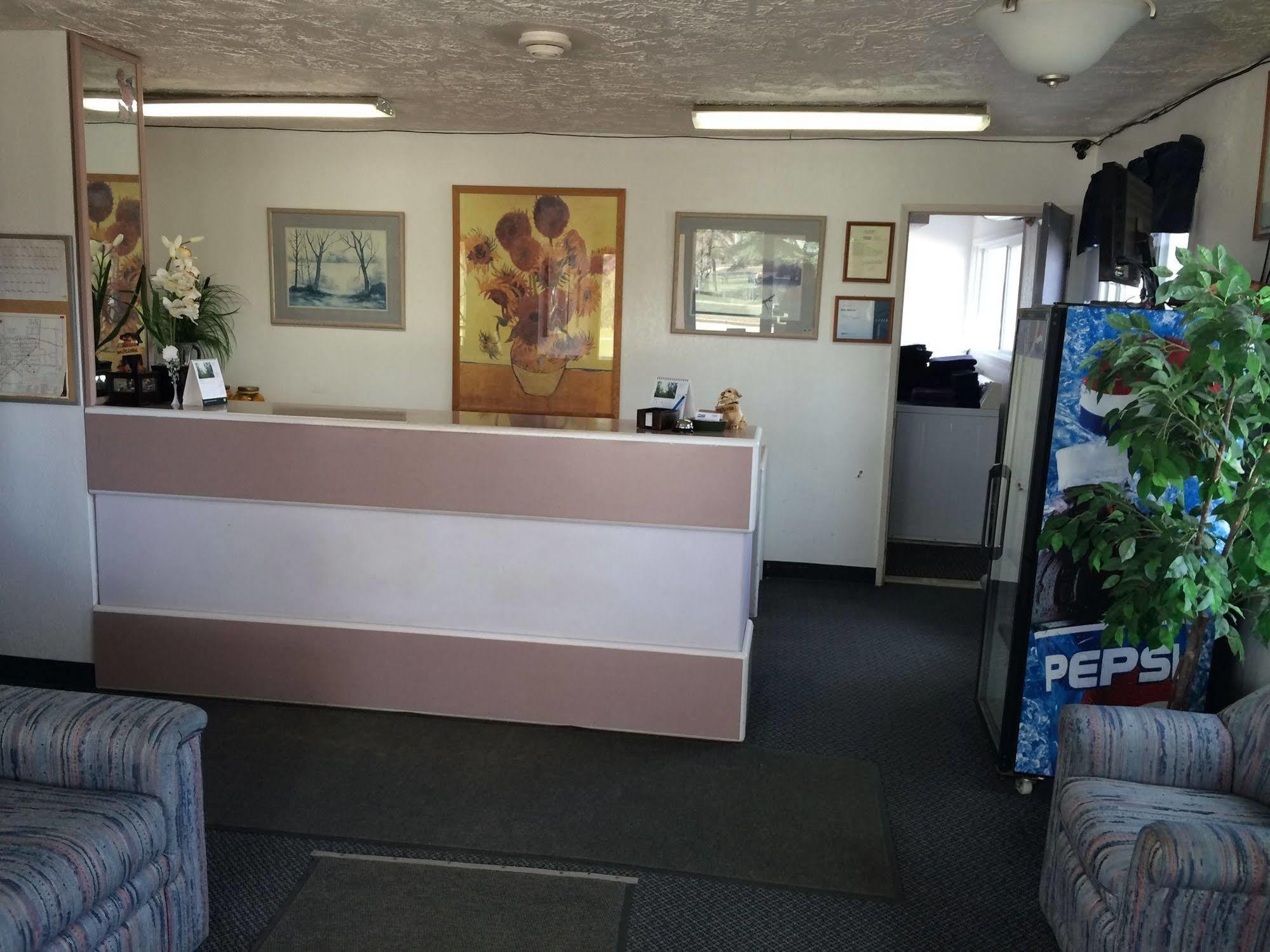 Plains Motor Inn Stettler Ngoại thất bức ảnh